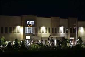 Amazon Satıcı Olmak Ücretli mi? Detaylı Maliyet Analizi